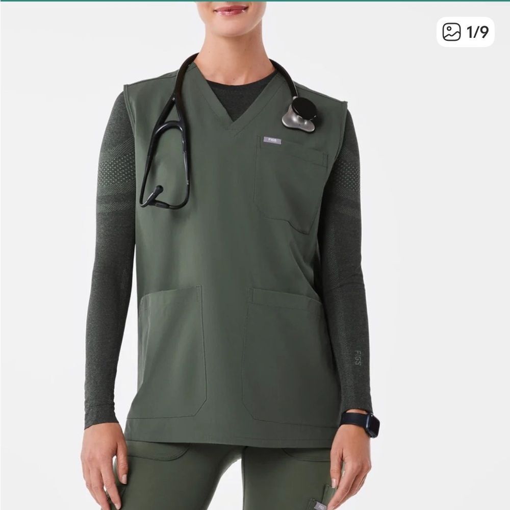 NWT Figs Smock Scrub Top Green